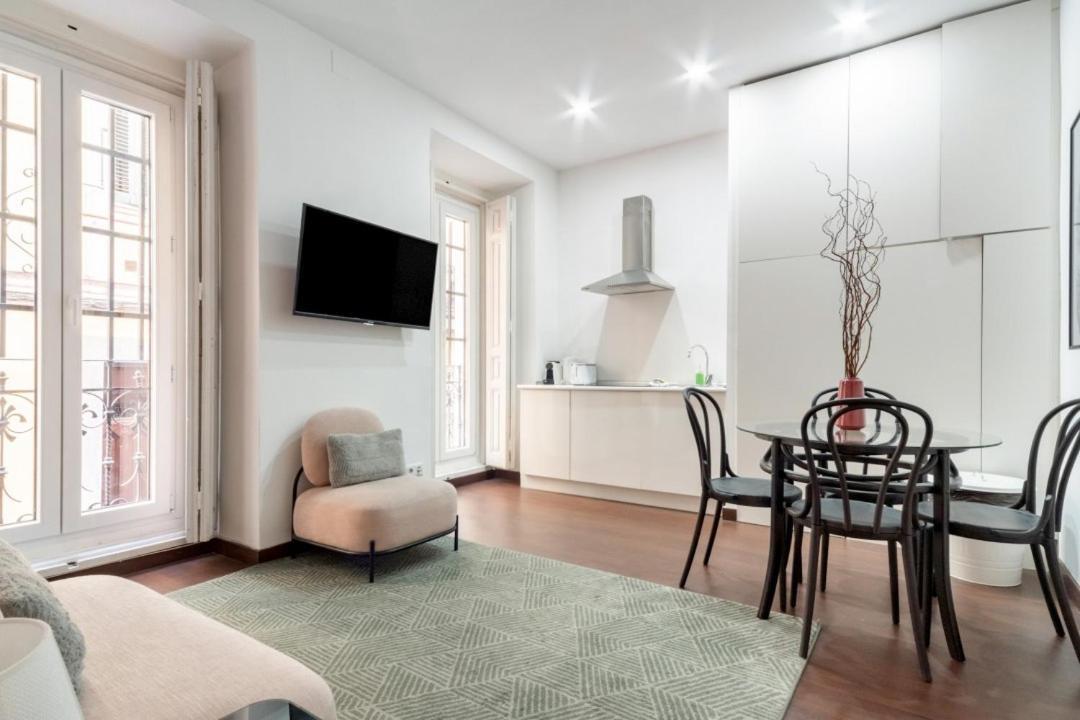 2 Bedrooms 2 Bathrooms Furnished - Malasana - Bright Stylish - Mintystay Madrid Dış mekan fotoğraf