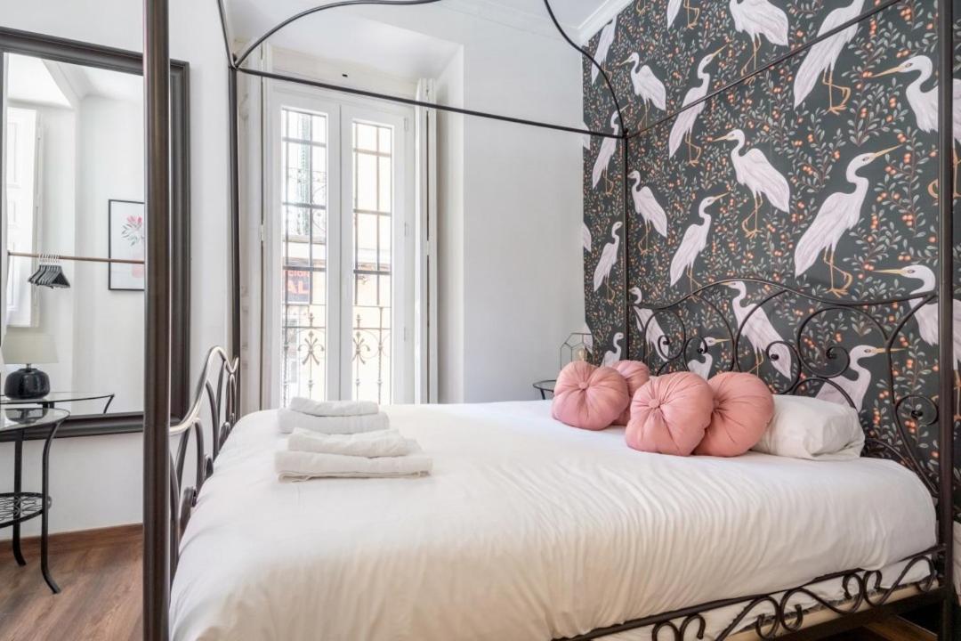 2 Bedrooms 2 Bathrooms Furnished - Malasana - Bright Stylish - Mintystay Madrid Dış mekan fotoğraf